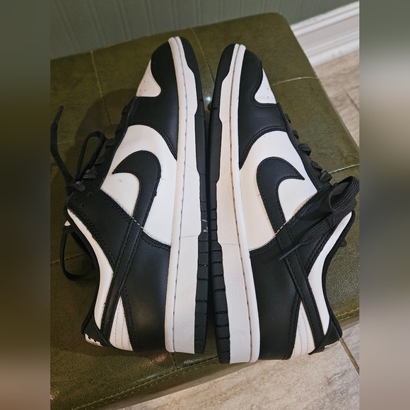 NIKE Dunk Low Retro Leather Sneakers In Panda. Black/White. Mens 7.5/Womens 8.5. - Picture 10 of 16